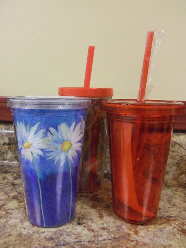 lot 33 image: Set of 3- Travel Cups with Straws