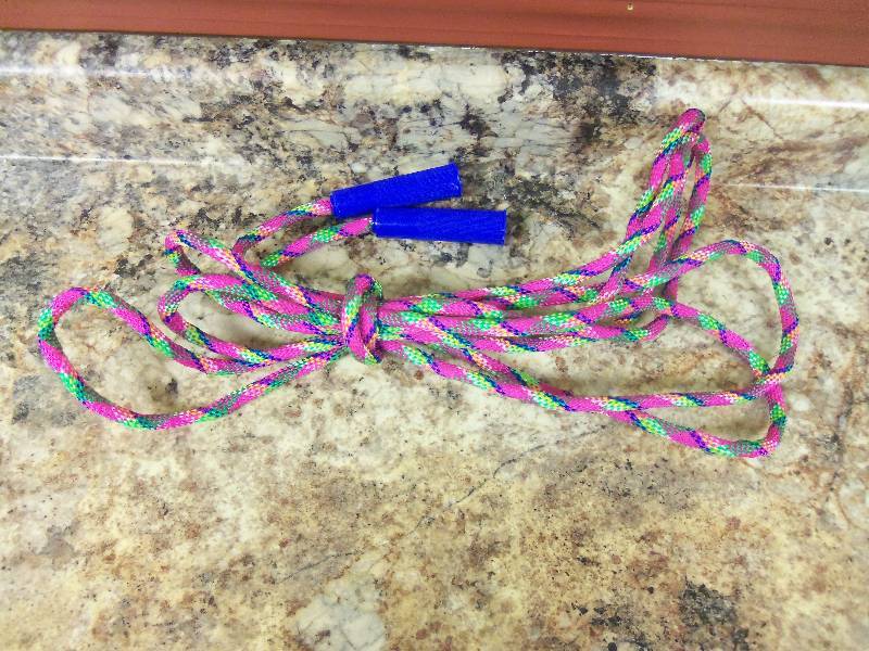 lot 44 image: 7 Rainbow Deluxe Jump Rope