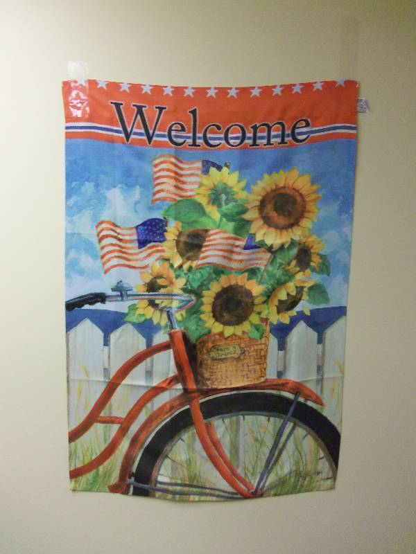 lot 72 image: Welcome Yard Flag