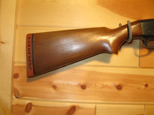 lot 2 image: Westernfield Model HNH5608A  12 GA Pump Shotgun