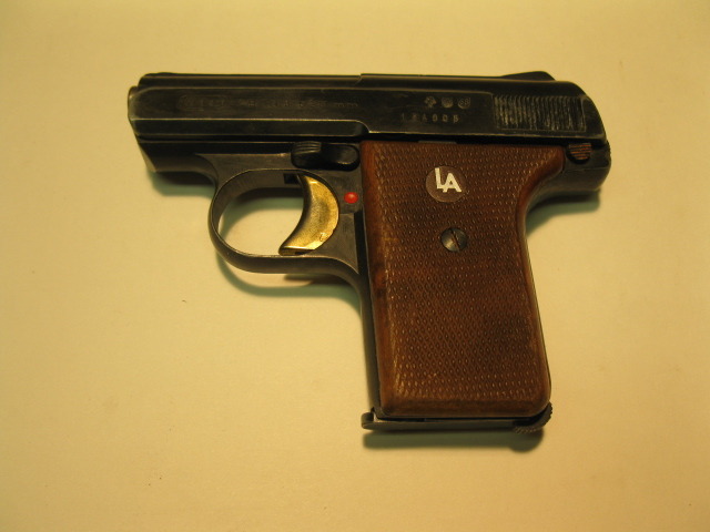 lot 11 image: Reck P8 Semi-auto .25 (6.35MM) Pistol