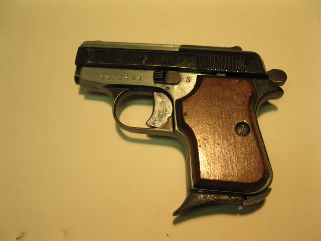 lot 13 image: Heritage Mfg H-25 Semi-auto .25 Pistol