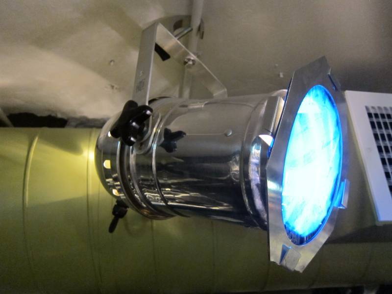 lot 26 image: Stage Light