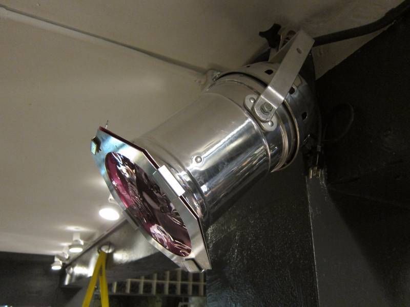 lot 28 image: Stage Light
