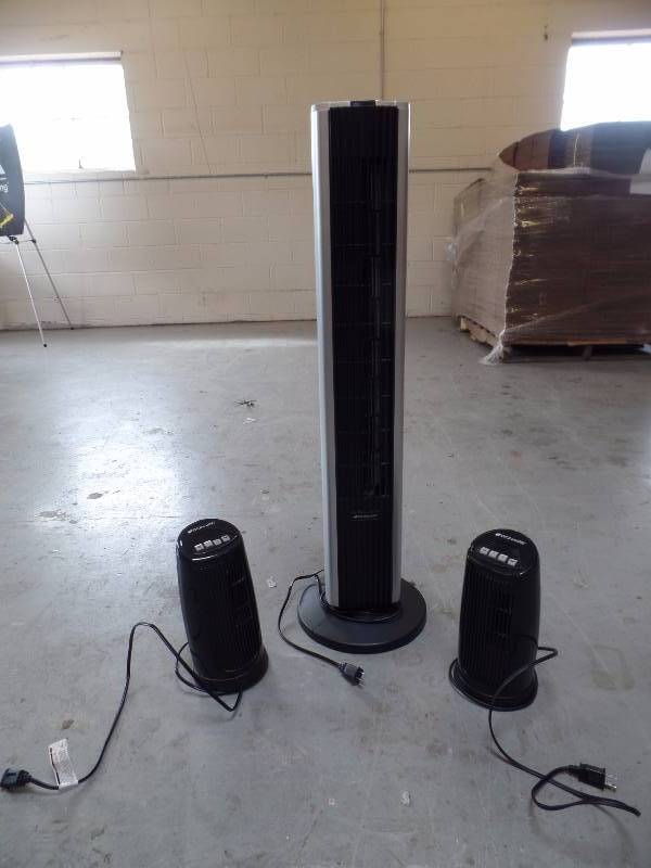 lot 102 image: Tower Fans