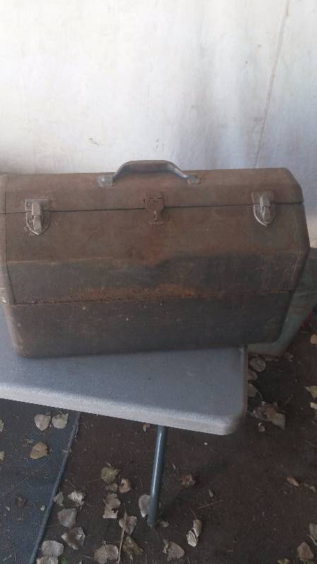 Metal toolbox