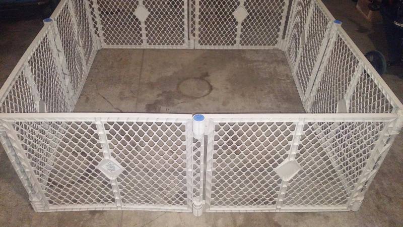 Baby toddlerpets 8 panel play pen