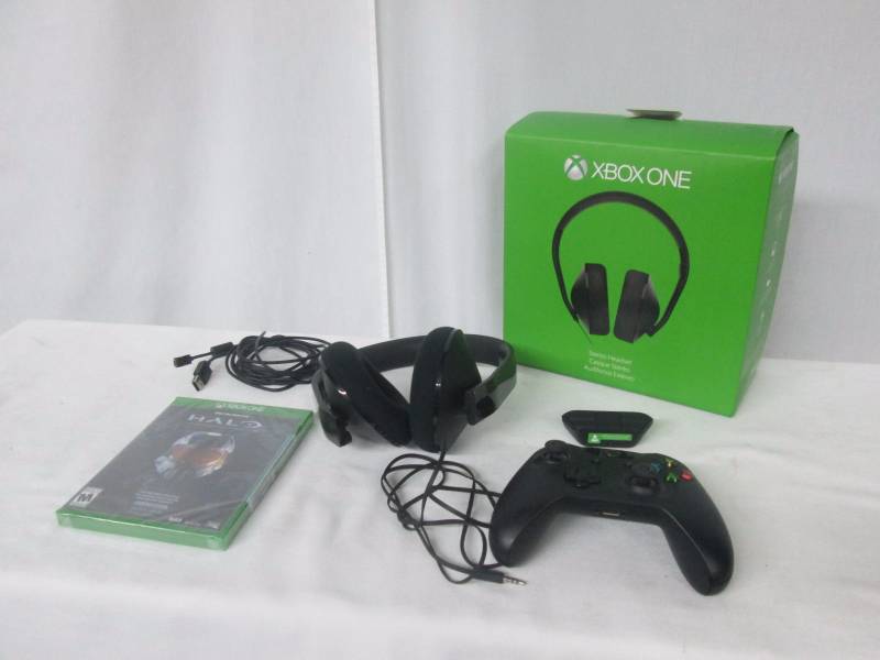 XBOX One Accessory Bundle 1 w Halo Master Chief