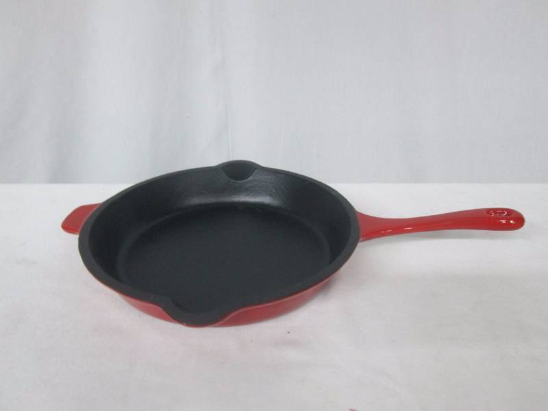 BergHOFF Neo Cast Iron Cookware - Red