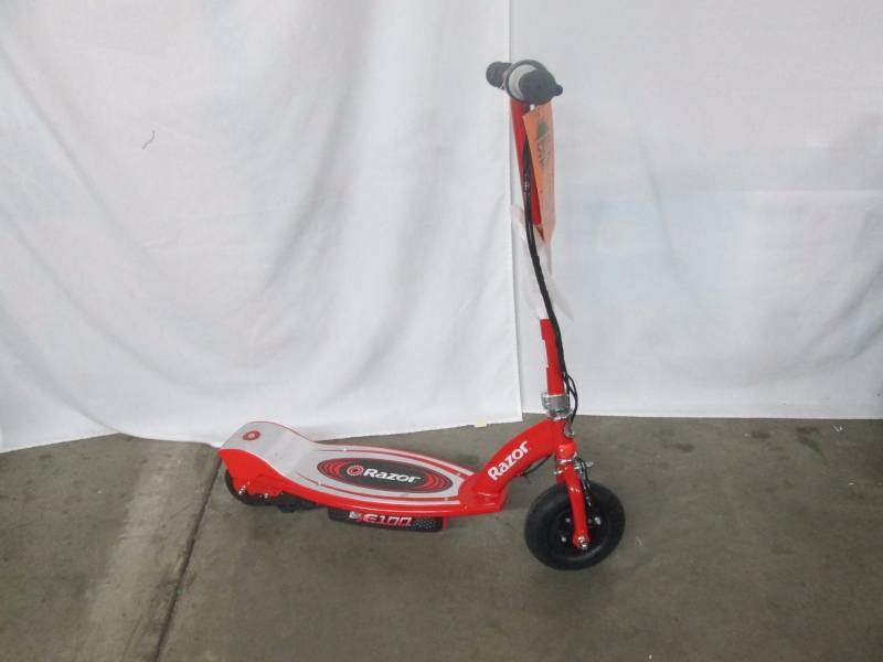 Razor E100 12V Electric Scooter - Red