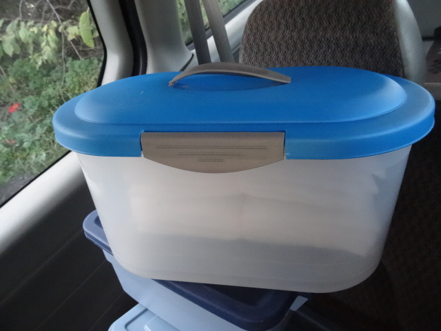 Plastic tubs