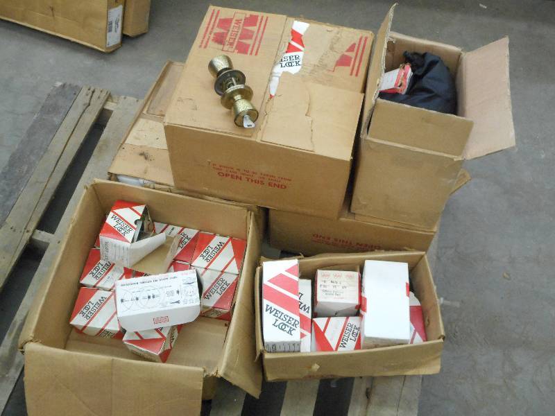 Large Lot Of Unused Weisner Door Kn...