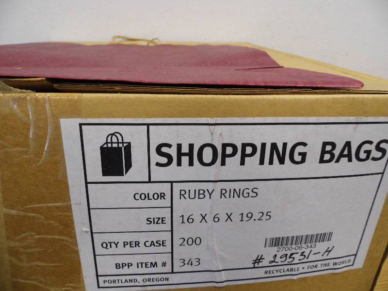lot 6 image: Shopping Bags