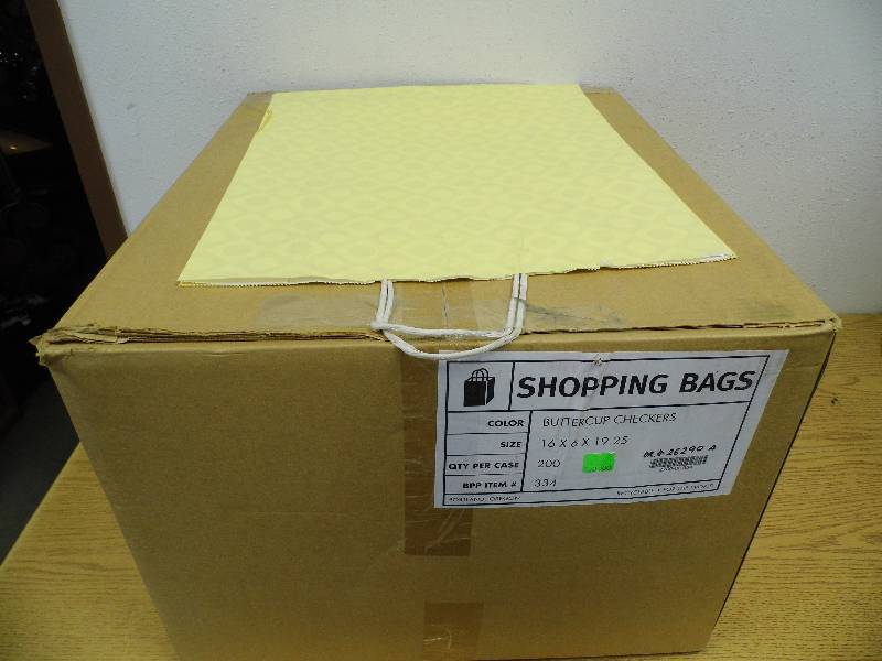 lot 8 image: Shopping Bags