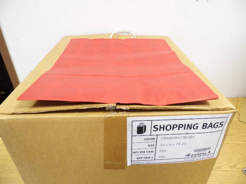 lot 13 image: Shopping Bags
