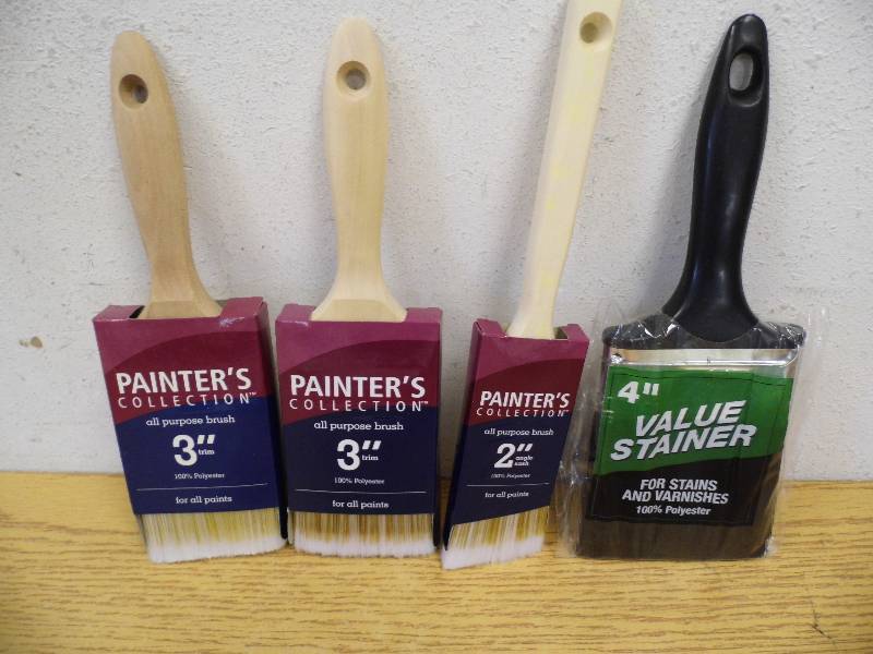 lot 28 image: Paint Brushes