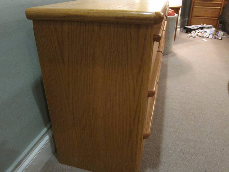 lot 3 image: 9 Drawer Dresser and Mirror