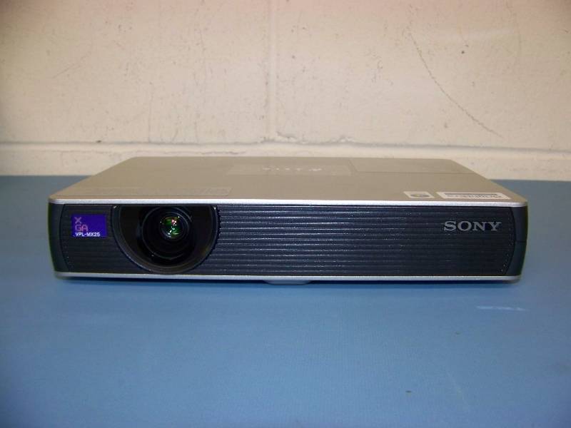 lot 2 image: Sony, VPL-MX25, LCD Projector with Remote Control and Travel Bag