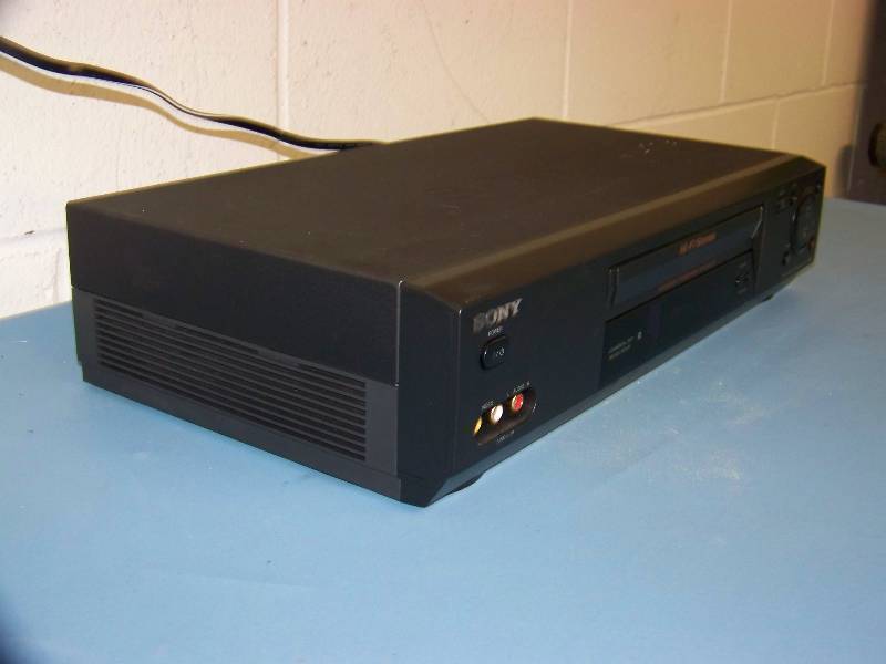 lot 60 image: Sony, Video Cassette Recorder (VCR) with Remote Control