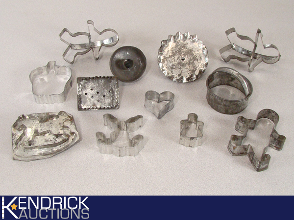 12 Antique and Vintage Cookie Cutters