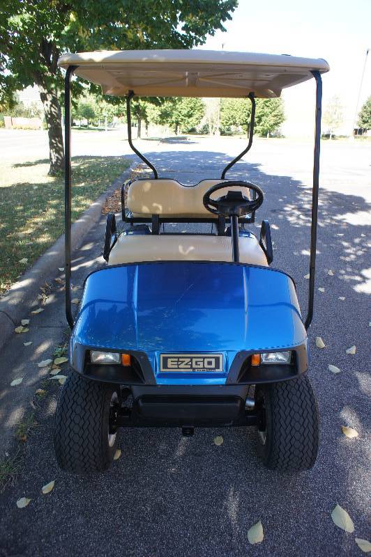 lot 1 image: 2003 EZ-GO 4-Passenger Golf Cart