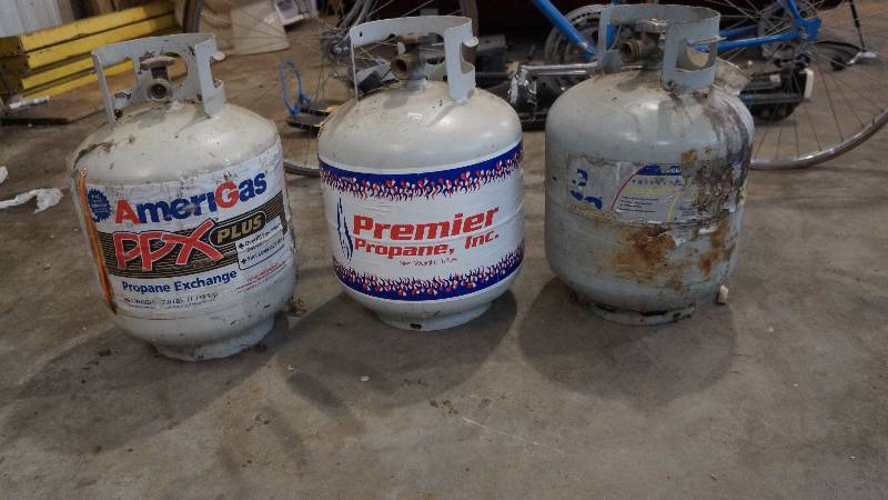 lot 41 image: Set of 3 20 lb. Propane Tanks w Current Valves
