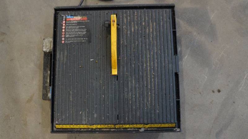 lot 44 image: PlasPlugs Diamond Wheel Wet Saw.