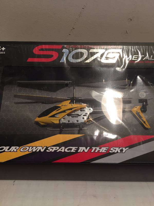 SYMA GYROSCOPES MINI HELICOPTER WITH REMOTE