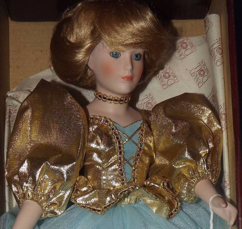 lot 10 image: Ballerina Porcelain Doll