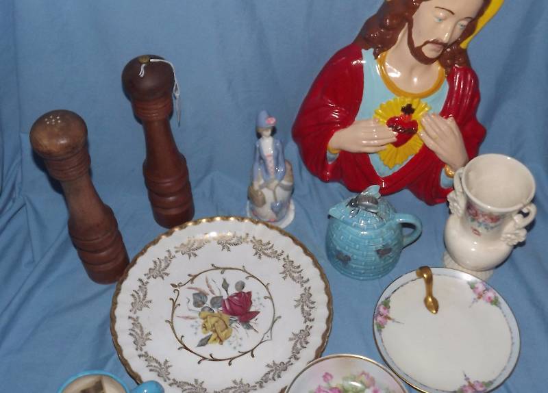 lot 13 image: Misc Collectible Religious, Avon, Bee Creamer & More Lot
