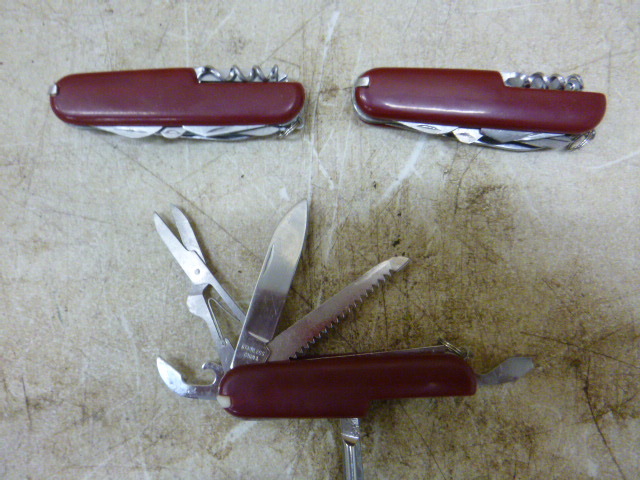 lot 26 image: 3 Multi-Purpose Knives
