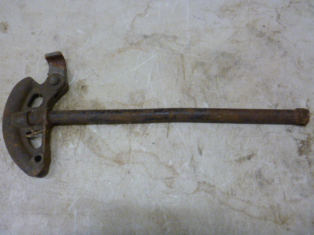 lot 41 image: 34 Conduit Bender