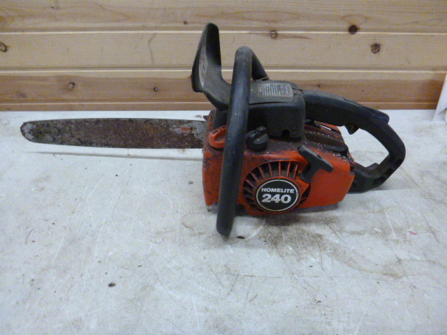 lot 59 image: Homelite 240 Chain Saw