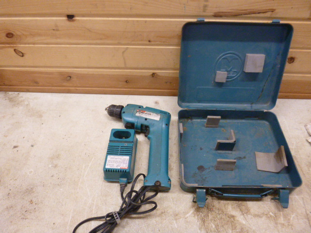 lot 66 image: Makita Cordless Drill