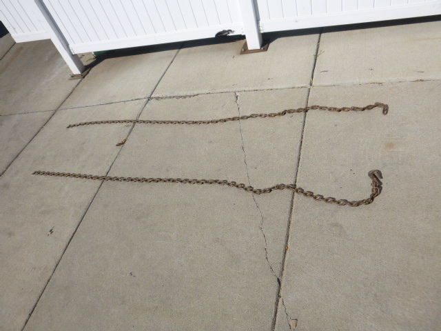lot 71 image: 2 Pieces of Chain