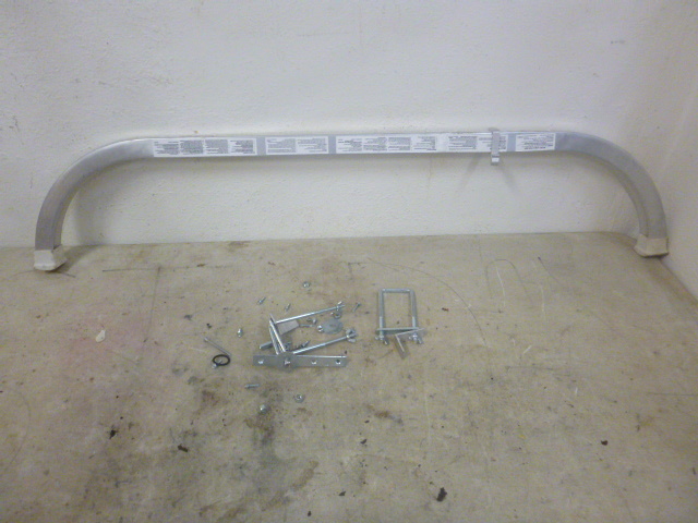 lot 102 image: Ladder Stabilizer
