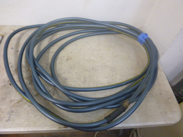 lot 104 image: Garden Hose