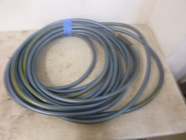 lot 106 image: Garden Hose