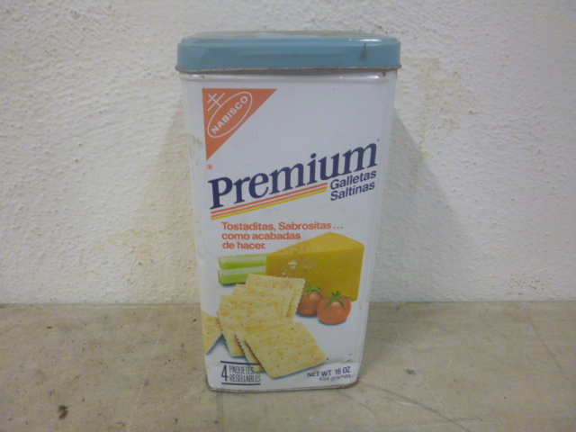 lot 110 image: Nabisco Premium Saltine Crackers Tin