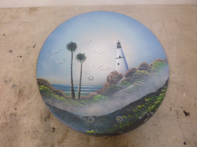 lot 117 image: Hand Painted Metal Dish