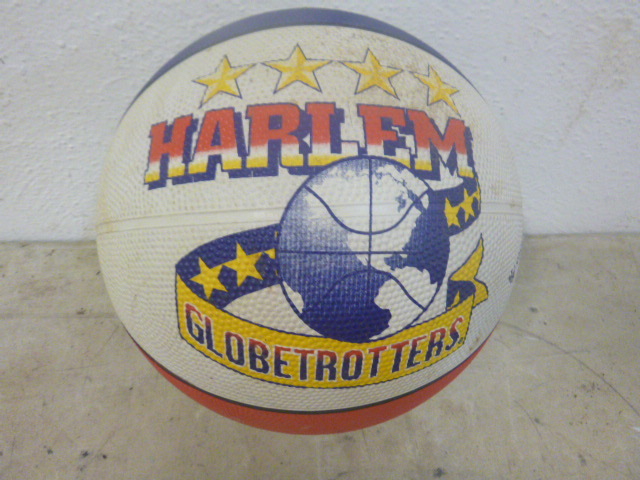 lot 120 image: Harlem Globetrotters Basketball