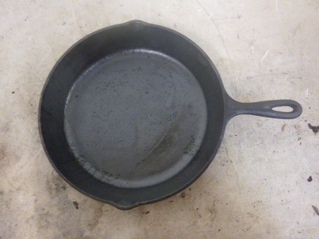 lot 125 image: Lodge 12 Skillet