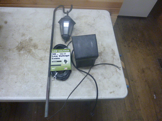 lot 136 image: Low Voltage Light