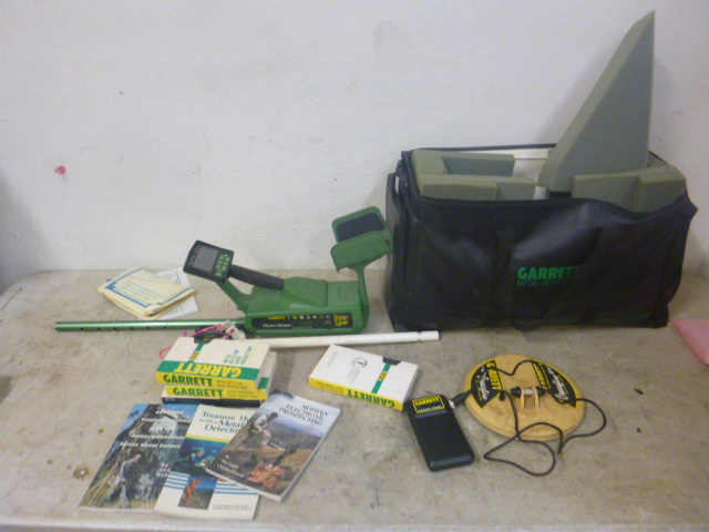 lot 152 image: Garrett Crossfire Super Sniper Metal Detector