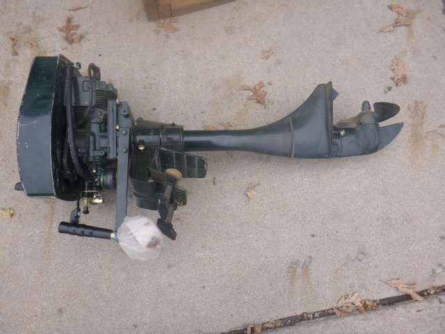 lot 168 image: Ted Williams 5 HP Outboard Motor