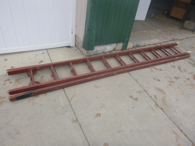 lot 170 image: Wood Ladder
