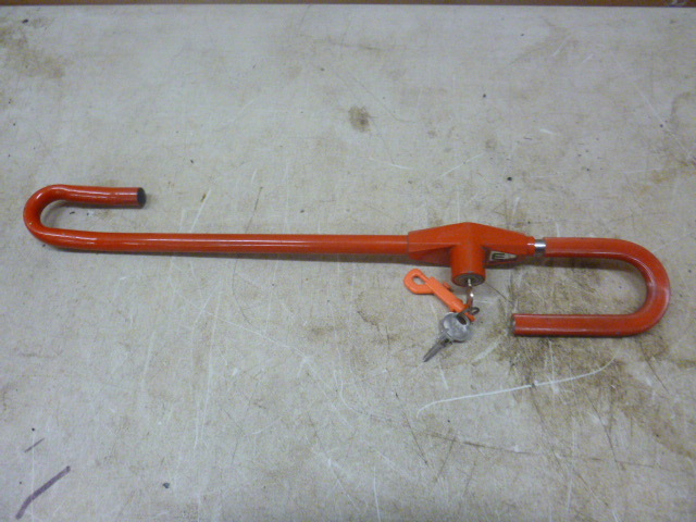 lot 185 image: Steering Wheel Lock