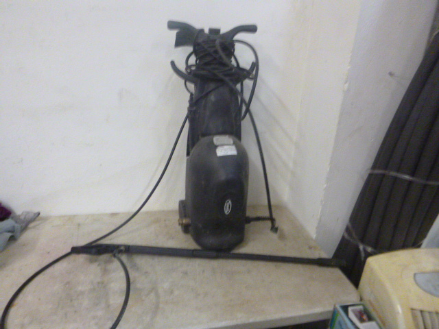 lot 198 image: Black Cat Power Washer