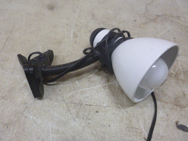 lot 200 image: Clamp On Light