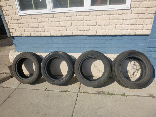 lot 4 image: 4 Toyo Extensa AS Tires